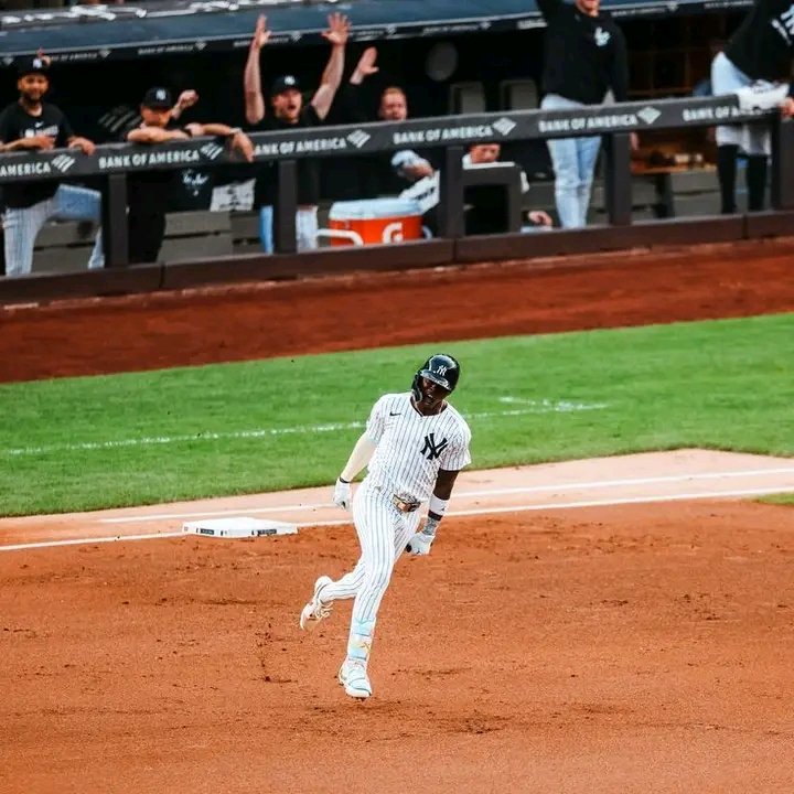 “SHOCKING MOMENT: Yankees Star Caught Mid-Action in Jaw-Dropping Play…