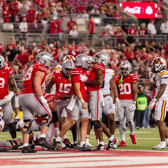 Buckeyes Teammates Share Heart-Wrenching Embrace After Kenyatta Jackson’s Season-Ending Injury in Dominant …