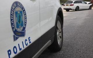 One dead, two injured in Athens coastal avenue three-car crash