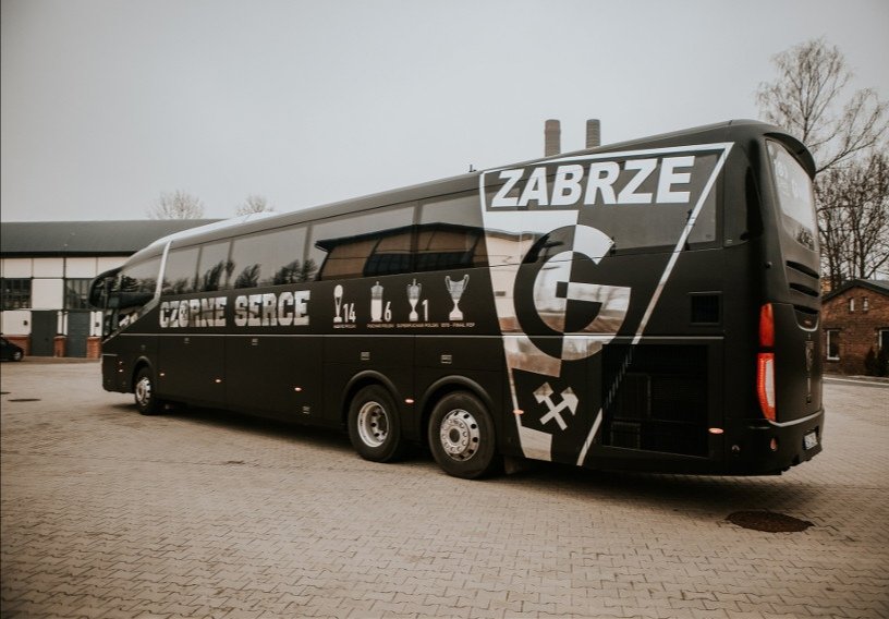Były trener Górnika Zabrze podarował klubowi nowy autokar