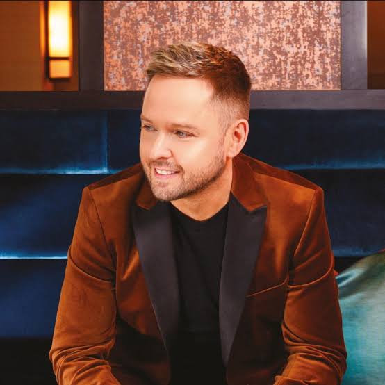 Fans in shock as Irish musicians Derek Ryan passed away early hours of the day