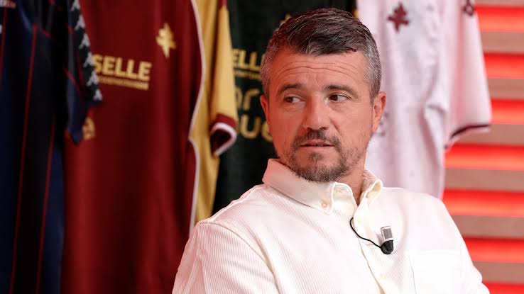 ANNONCE CHOC : L’ÉPOUSE DU MANAGER DU FC METZ, GAËLLE PROMENT, A DÉPOSÉ UNE DEMANDE DE DIVORCE CONTRE SON MARI GRÉGORY PROMENT EN L’ACCUSANT DE… VOIR PLUS…